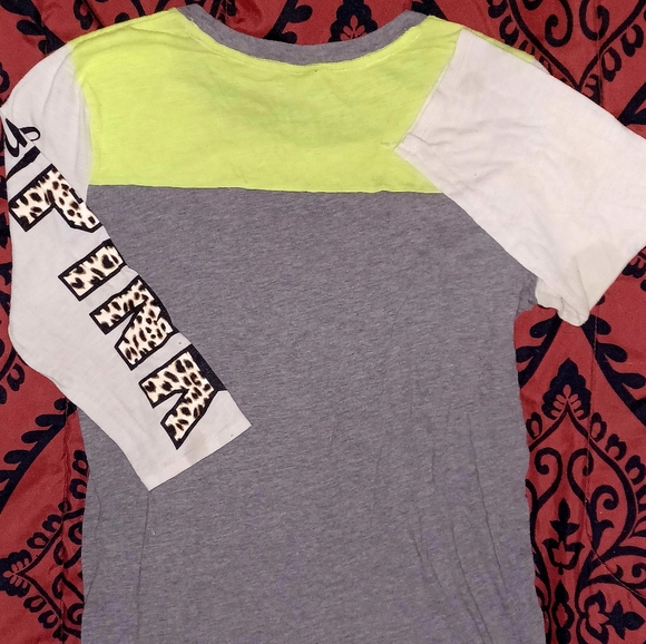 Gently used Victoria's secret pink 3/4 sleeve shirt size medium - Picture 5 of 6